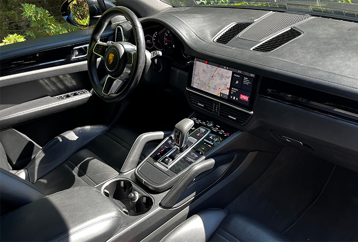 photo interieur Cayenne de couleur Noir