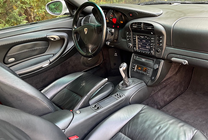 photo interieur 911 Turbo de couleur Gris arctique métallisé