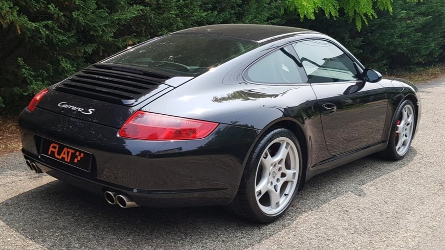 photo arriere 911 Carrera S de couleur Noir Basalte Métallisé
